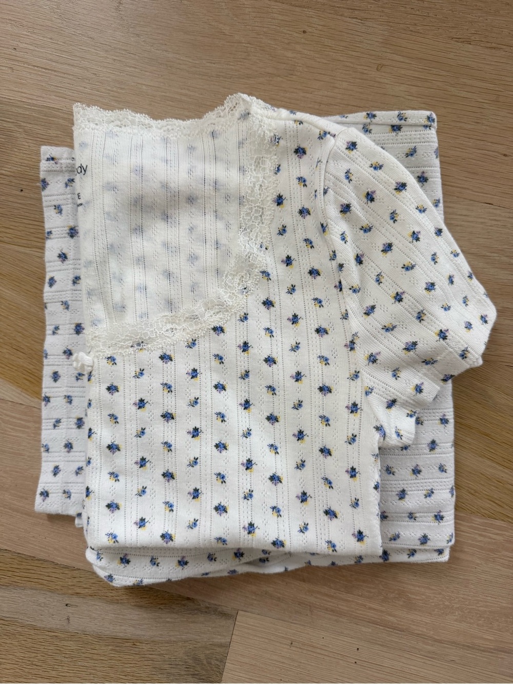 GAP Pointelle Ditsy Floral Pajama Set with XS Petite top and S bottoms